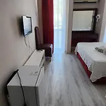 Minay Hotel *